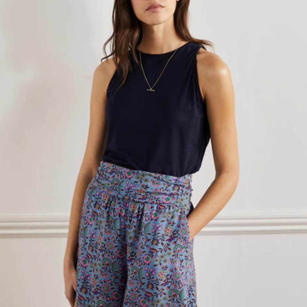 BODEN Ruched Waist Women's Fluttery Shorts Size 10 Dusty Blue Oriental Meadow